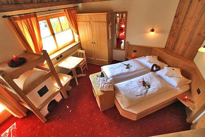 Hotel Garni San Nicolo Pozza di Fassa Exteriör bild