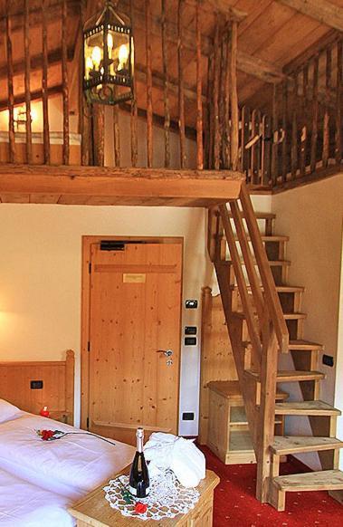 Hotel Garni San Nicolo Pozza di Fassa Exteriör bild